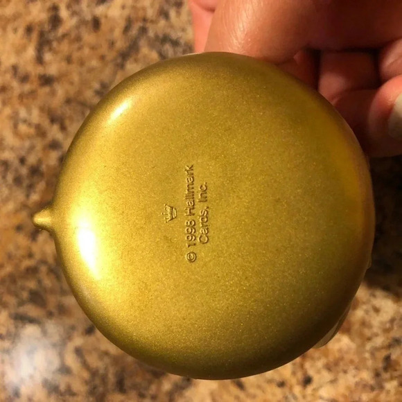 Vintage Hallmark Compact Skater Christmas ornament Christmas Reflection 1998 - Picture 4 of 8